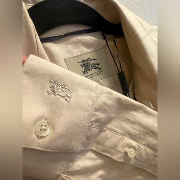 BURBERRY Subdued Plaid Button Up Dress Shirt with Embroidered Logo On Cuff - NWT - Picture 5 of 6